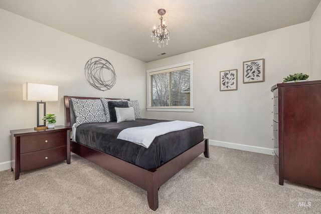 1536 E Daylesford Dr, Eagle, ID 83616