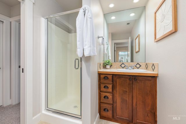 1536 E Daylesford Dr, Eagle, ID 83616