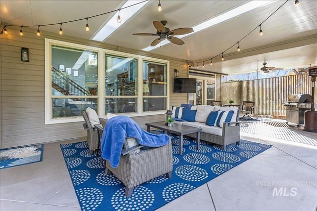 1536 E Daylesford Dr, Eagle, ID 83616