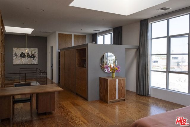 1643 12th Street 2, Santa Monica, CA 90404