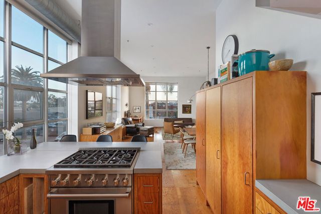 1643 12th Street 2, Santa Monica, CA 90404