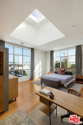 1643 12th Street 2, Santa Monica, CA 90404