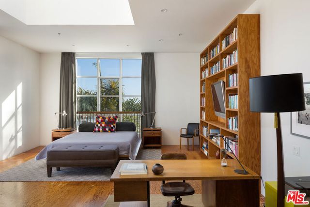 1643 12th Street 2, Santa Monica, CA 90404