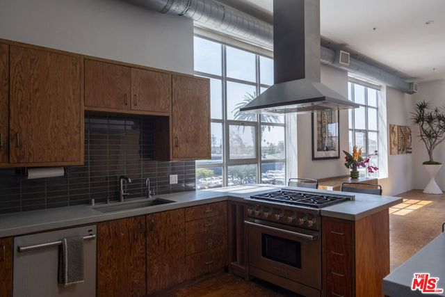 1643 12th Street 2, Santa Monica, CA 90404