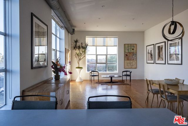 1643 12th Street 2, Santa Monica, CA 90404