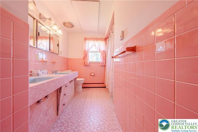 3552 Lord Byron Drive, Bethlehem City, PA 18017