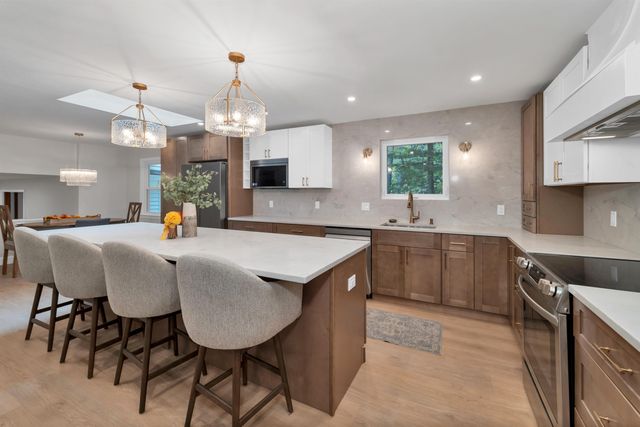 7 Loon Street, Wolfeboro, NH 03894