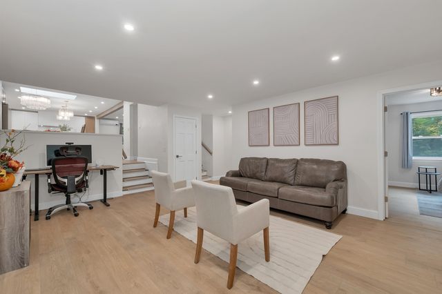 7 Loon Street, Wolfeboro, NH 03894