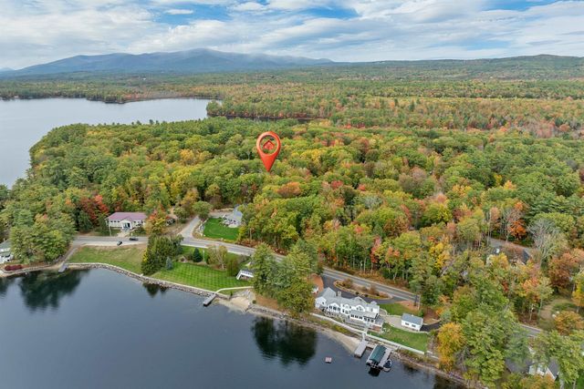 7 Loon Street, Wolfeboro, NH 03894