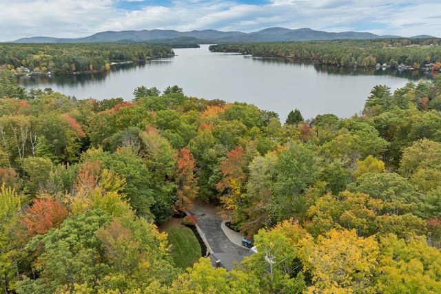 7 Loon Street, Wolfeboro, NH 03894