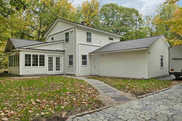 7 Loon Street, Wolfeboro, NH 03894
