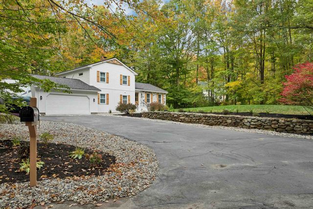 7 Loon Street, Wolfeboro, NH 03894