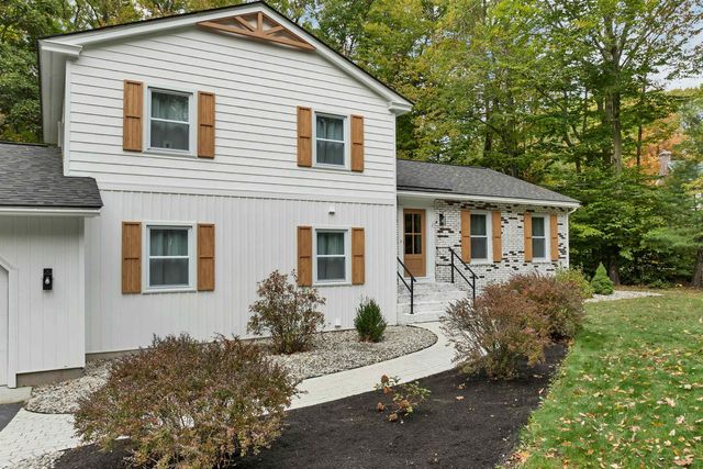 7 Loon Street, Wolfeboro, NH 03894