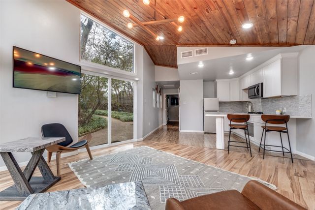 9026 San Leandro Drive, Dallas, TX 75218