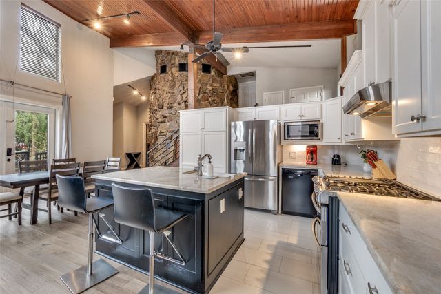 9026 San Leandro Drive, Dallas, TX 75218