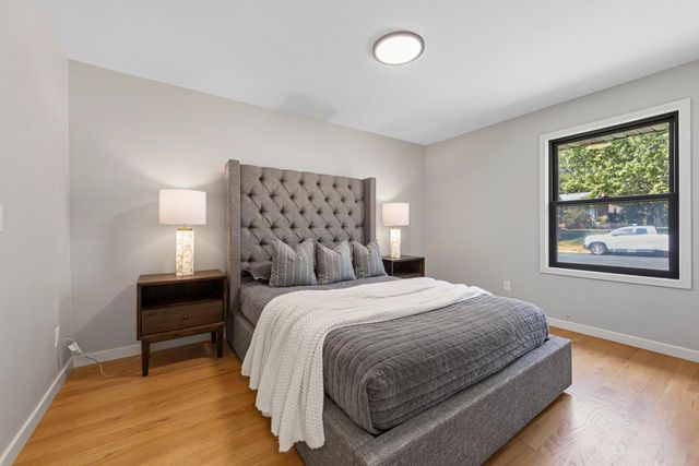 5400 Richmond Lane, Edina, MN 55436