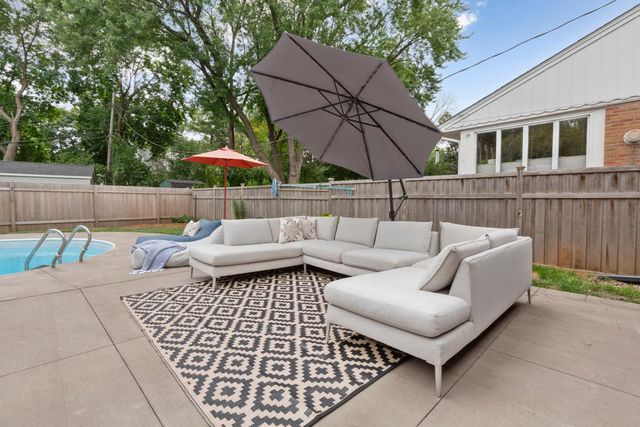 5400 Richmond Lane, Edina, MN 55436