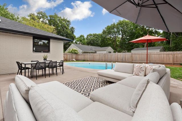5400 Richmond Lane, Edina, MN 55436