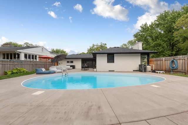 5400 Richmond Lane, Edina, MN 55436