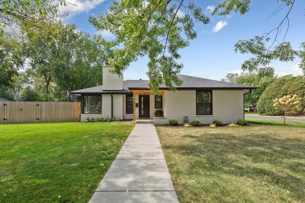 5400 Richmond Lane, Edina, MN 55436 — exterior