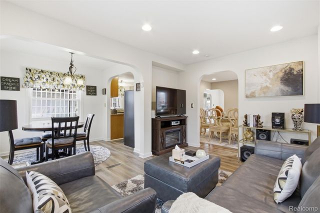 16855 Strathmoor Street, Detroit, MI 48235