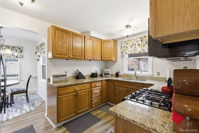 16855 Strathmoor Street, Detroit, MI 48235