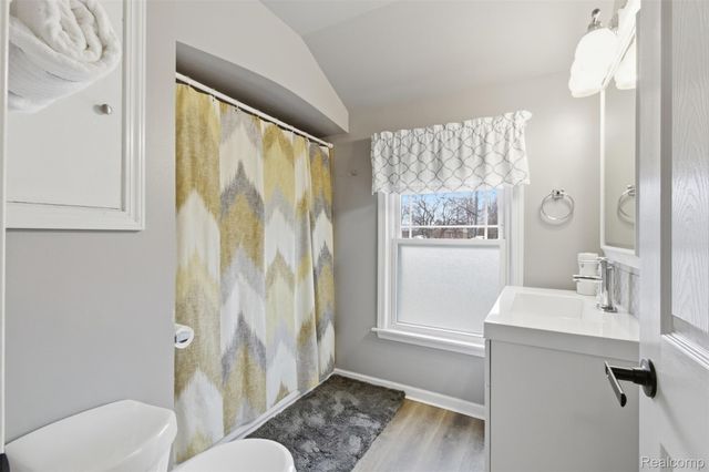 16855 Strathmoor Street, Detroit, MI 48235