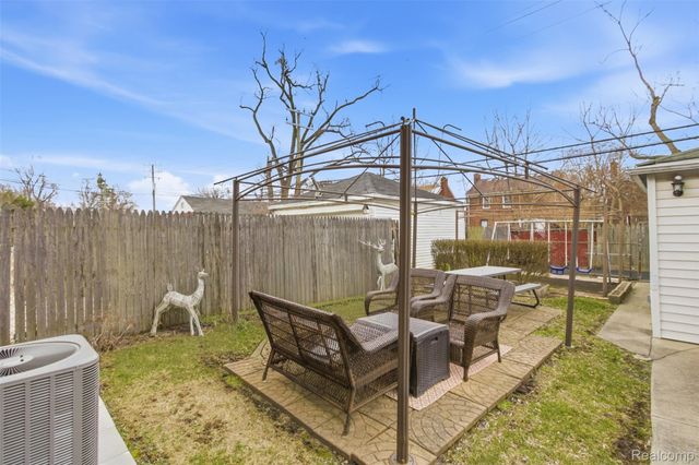 16855 Strathmoor Street, Detroit, MI 48235