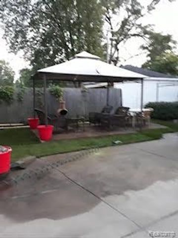 16855 Strathmoor Street, Detroit, MI 48235