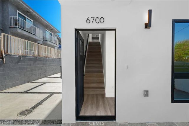 6700 Kester Avenue, Van Nuys, CA 91405