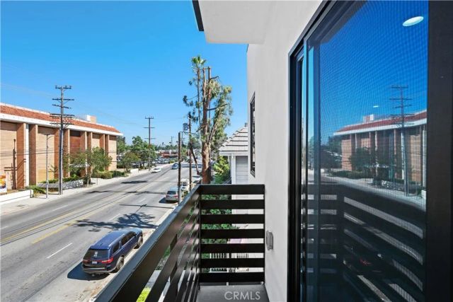 6700 Kester Avenue, Van Nuys, CA 91405