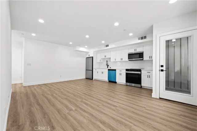 6700 Kester Avenue, Van Nuys, CA 91405