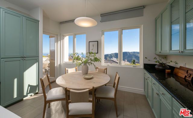 16658 Calle Brittany, Pacific Palisades (los Angeles), CA 90272