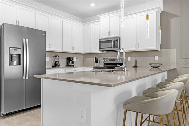 8899 CABOT CLIFFS DRIVE 104, Davenport, FL 33896