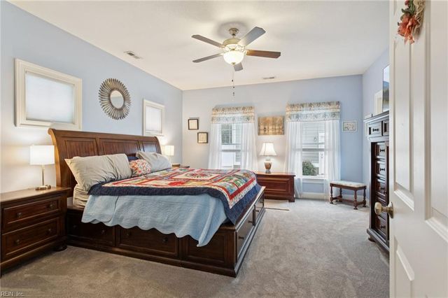 3035 Hughes LN, Hayes, VA 23072