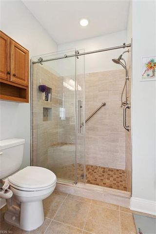 3035 Hughes LN, Hayes, VA 23072