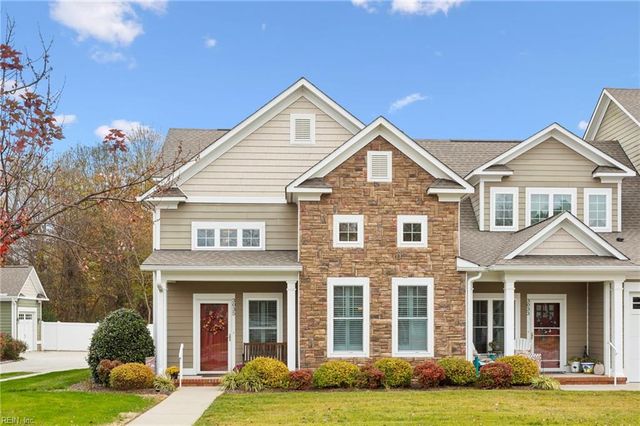 3035 Hughes LN, Hayes, VA 23072