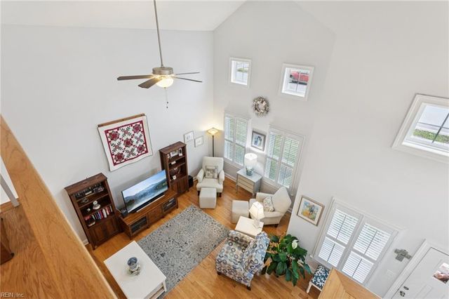 3035 Hughes LN, Hayes, VA 23072