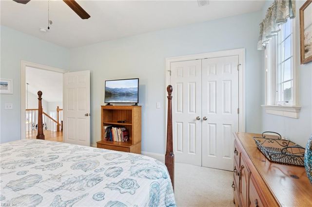 3035 Hughes LN, Hayes, VA 23072