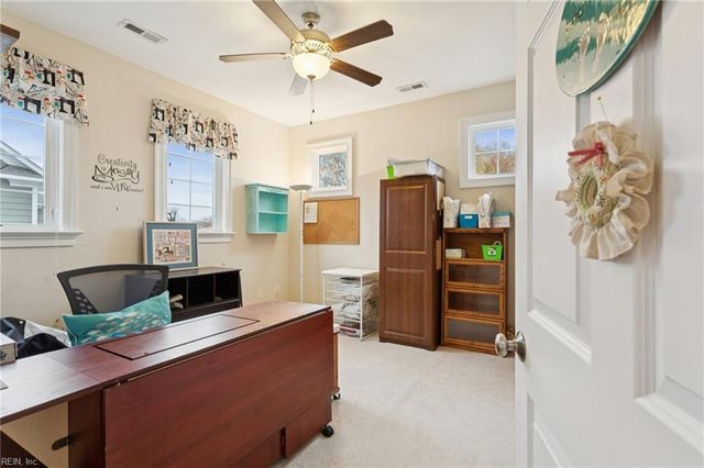 3035 Hughes LN, Hayes, VA 23072