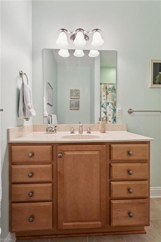 3035 Hughes LN, Hayes, VA 23072