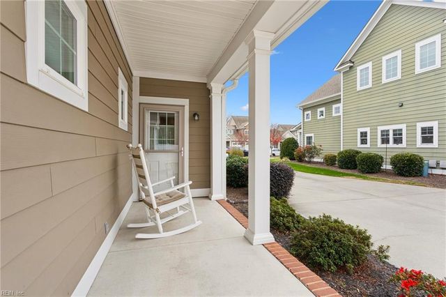 3035 Hughes LN, Hayes, VA 23072