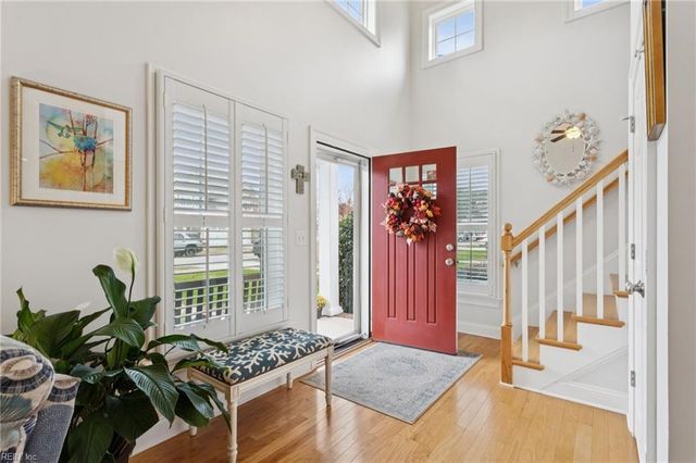 3035 Hughes LN, Hayes, VA 23072