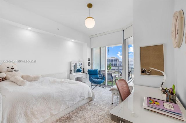 851 NE 1st Ave 1408, Miami, FL 33132