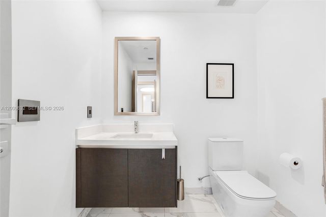 851 NE 1st Ave 1408, Miami, FL 33132