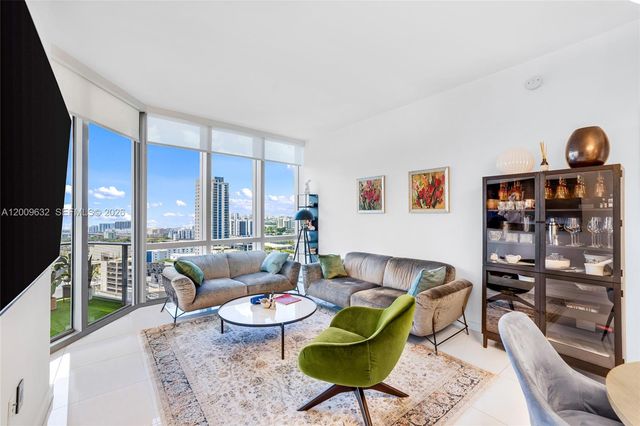851 NE 1st Ave 1408, Miami, FL 33132