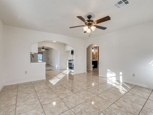 2303 W 40th Street, Tulsa, OK 74107