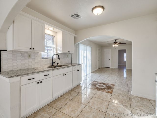 2303 W 40th Street, Tulsa, OK 74107