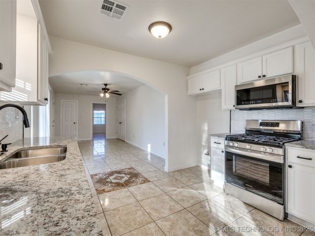 2303 W 40th Street, Tulsa, OK 74107