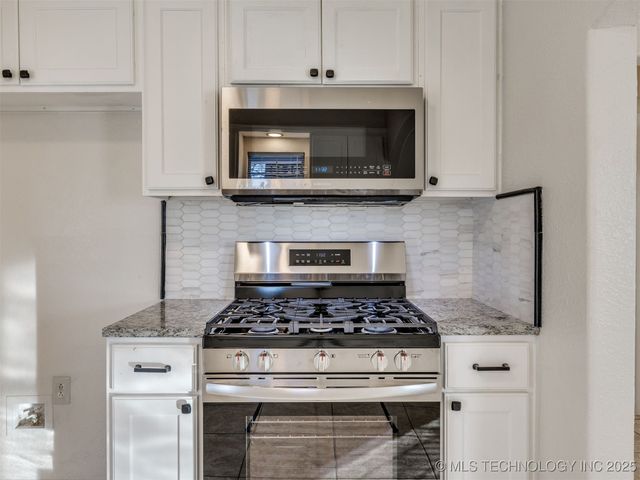 2303 W 40th Street, Tulsa, OK 74107